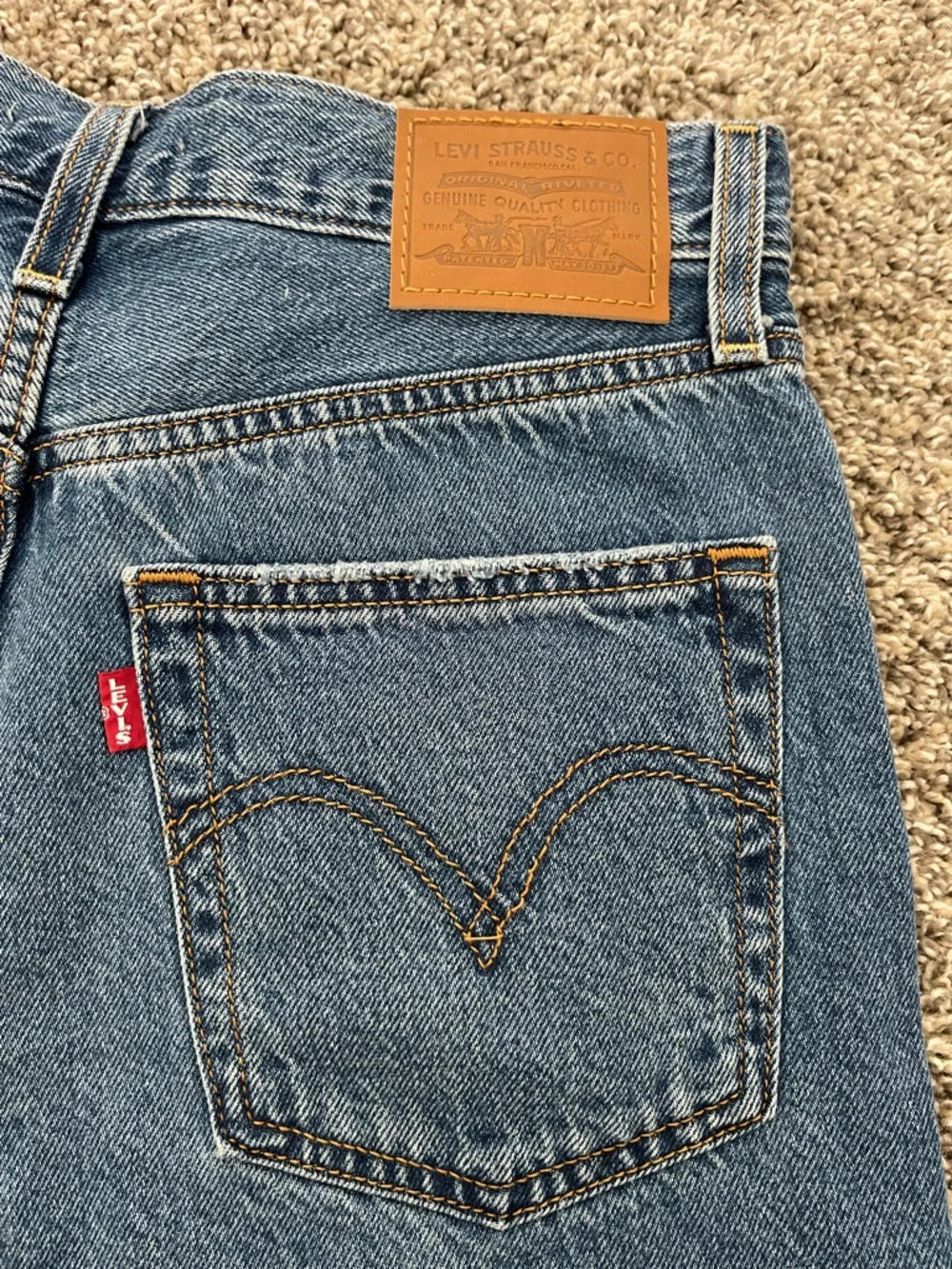 Vintage Women’s Levi’s Ribcage Distressed High Waist Cut Off Shorts Size 28 - Picture 7 of 7